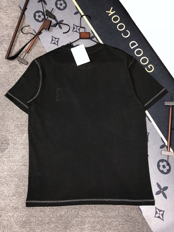 ブランドTシャツ全体デザイン